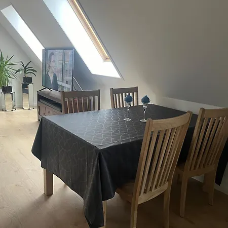 Apartment Hyggelig 1. Sals